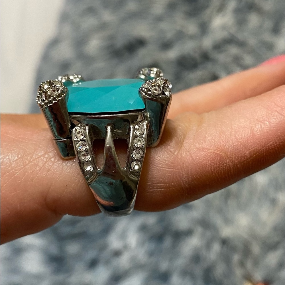 Turquoise Rhinestone Cocktail Ring Size 8 - Picture 4 of 4